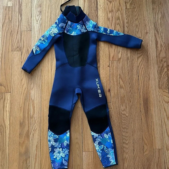 Xuker wet suit navy with floral girls long sleeve 10.5” pit to pit like new - Picture 1 of 6